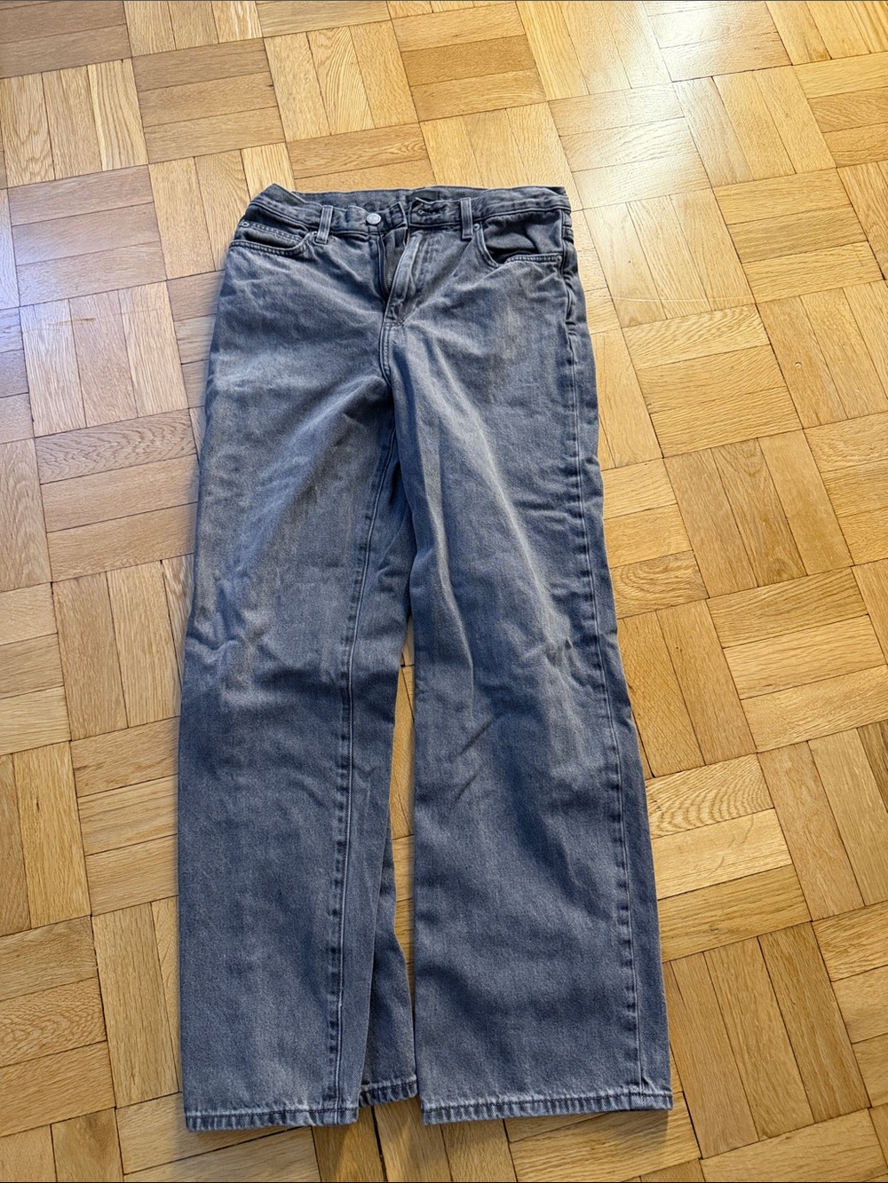 Uniqlo Women's Wide-Leg Jeans in Washed Gray